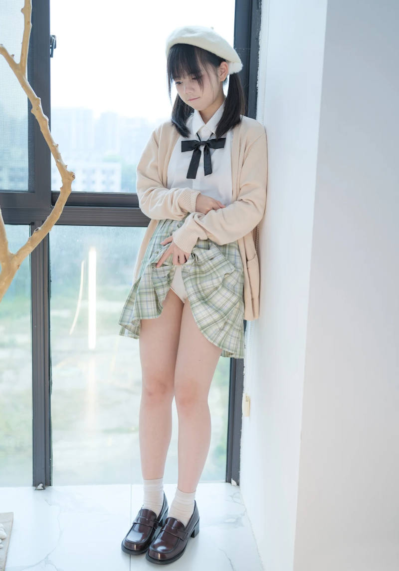 制服 童顔 エロ画像 【15】