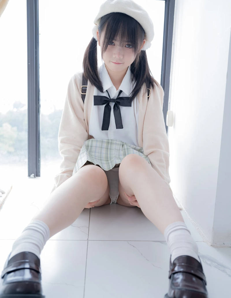 制服 童顔 エロ画像 【22】