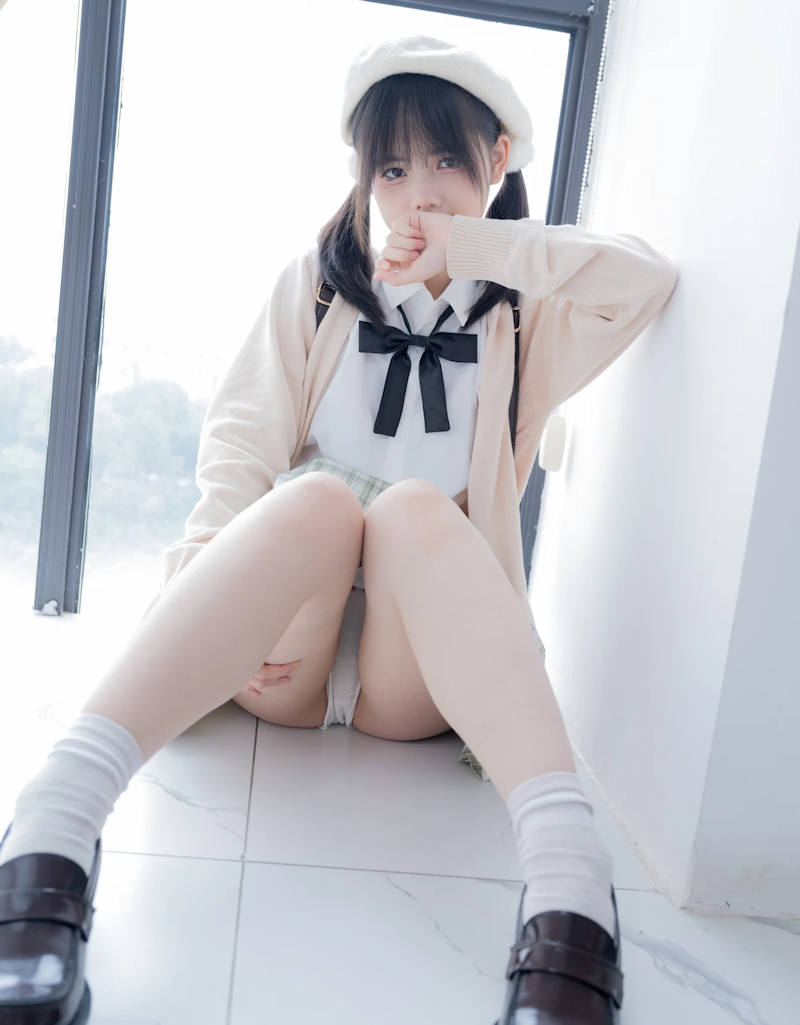 制服 童顔 エロ画像 【23】
