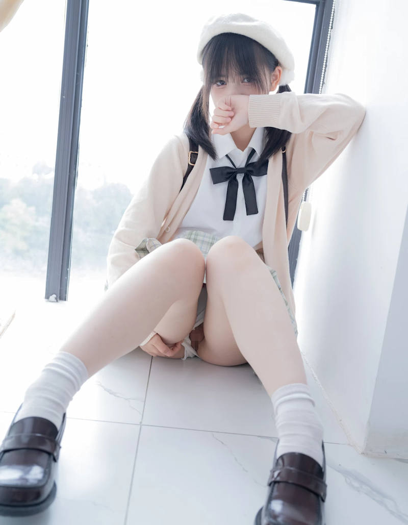 制服 童顔 エロ画像 【24】