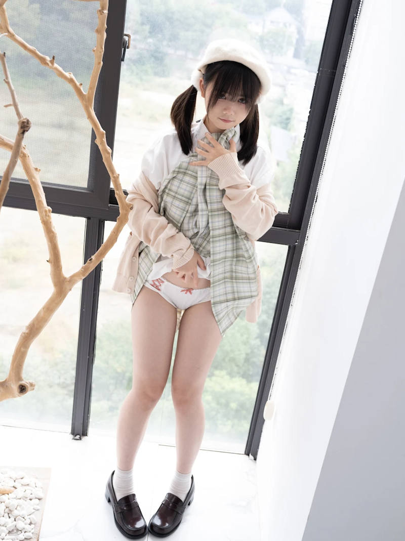 制服 童顔 エロ画像 【26】
