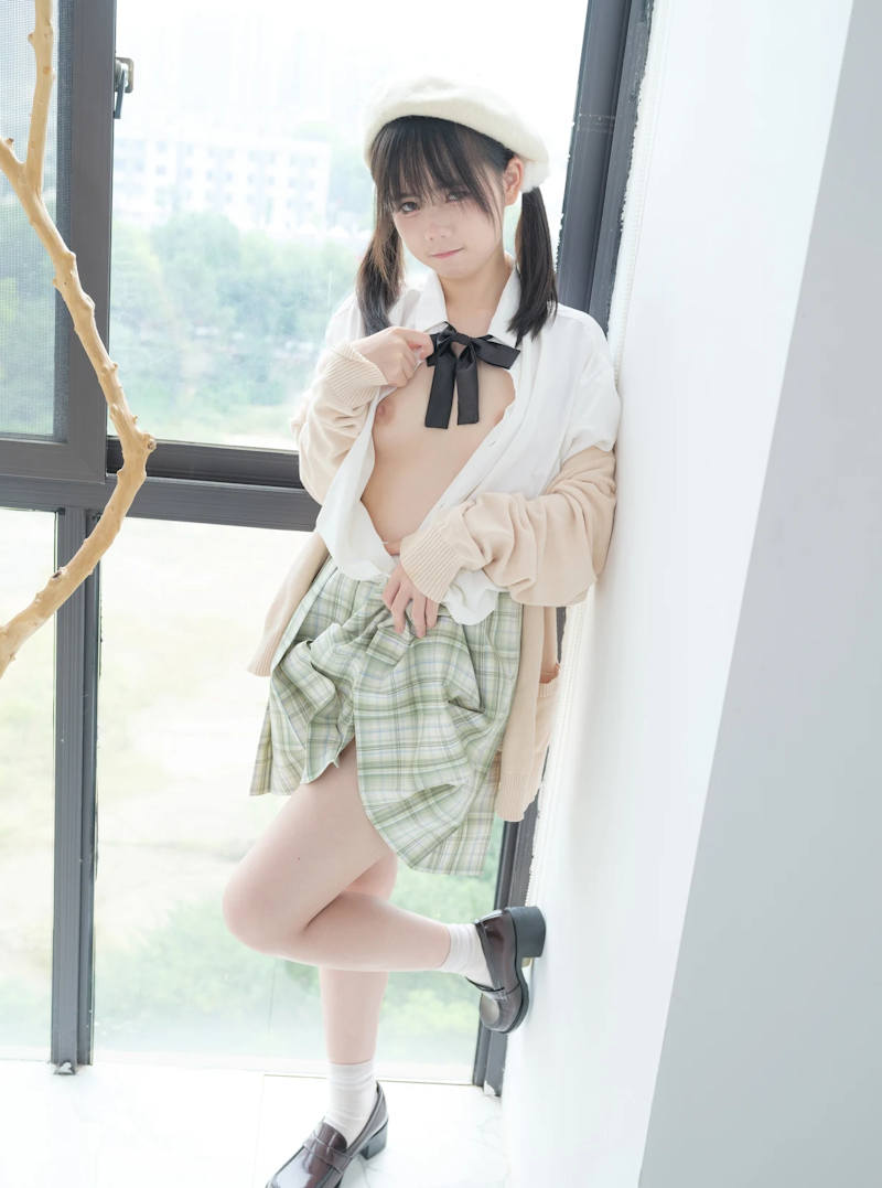 制服 童顔 エロ画像 【27】