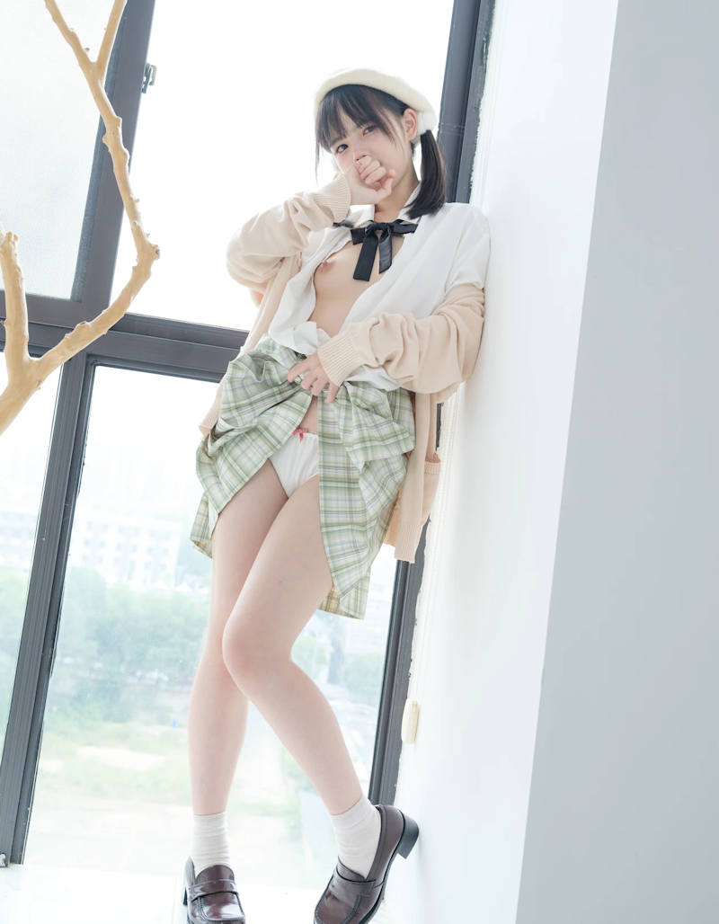 制服 童顔 エロ画像 【28】