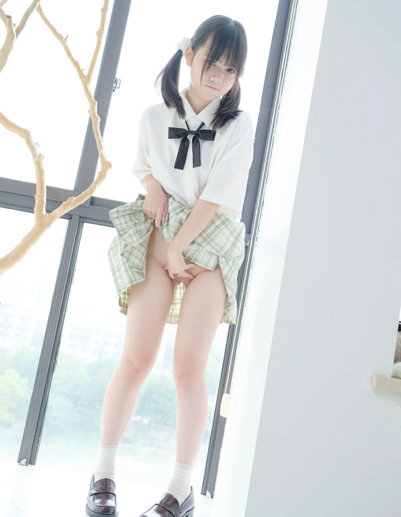 制服 童顔 エロ画像 【38】