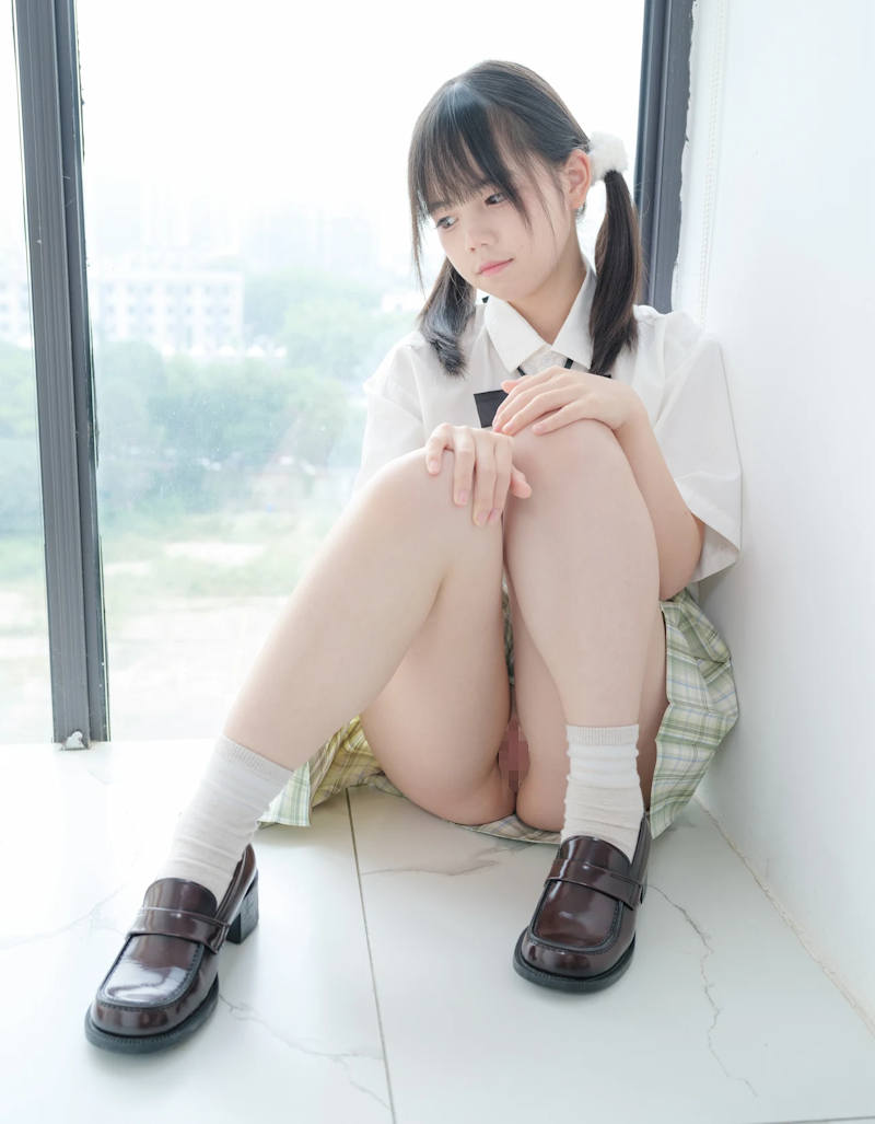 制服 童顔 エロ画像 【39】