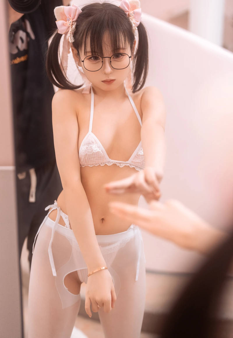童顔 メガネ エロ画像 【69】