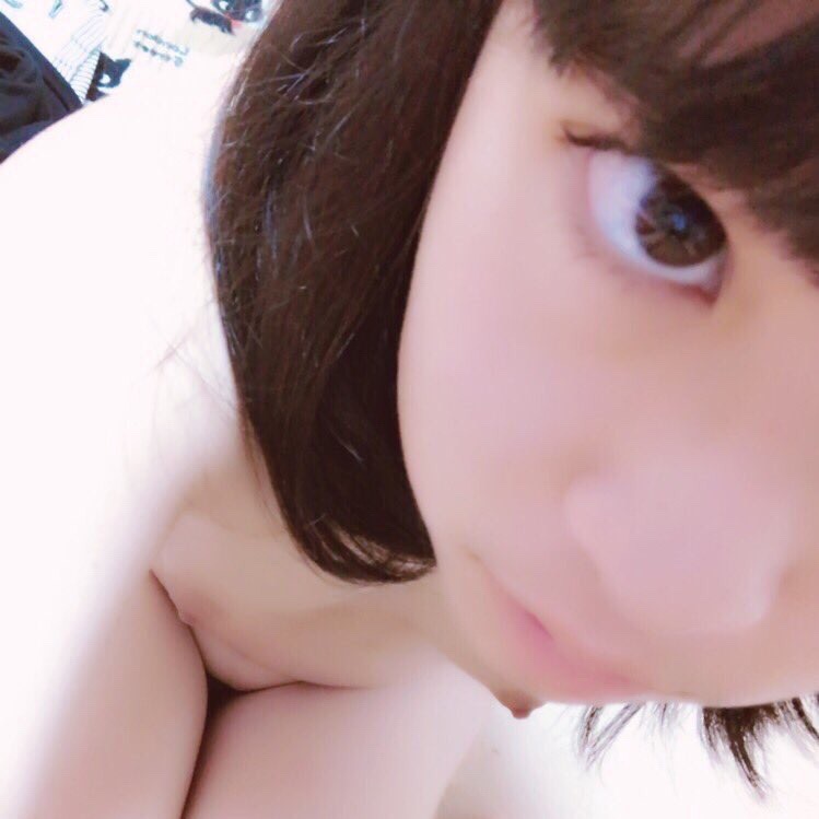貧乳ヌード エロ画像 【26】