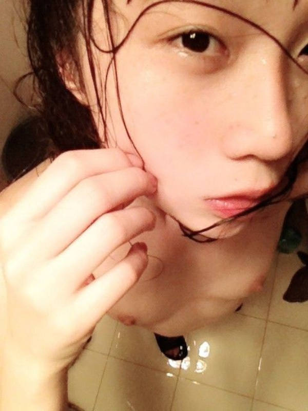 貧乳ヌード エロ画像 【29】