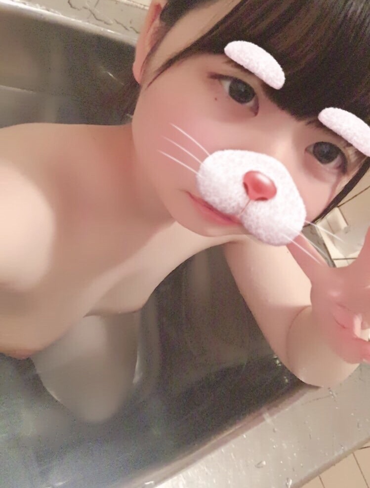 貧乳ヌード エロ画像 【69】