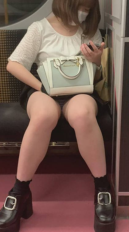 女子大生パンチラ エロ画像 【3】