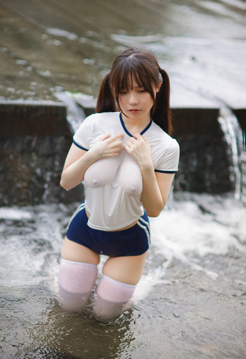 巨乳コスプレ エロ画像 【9】