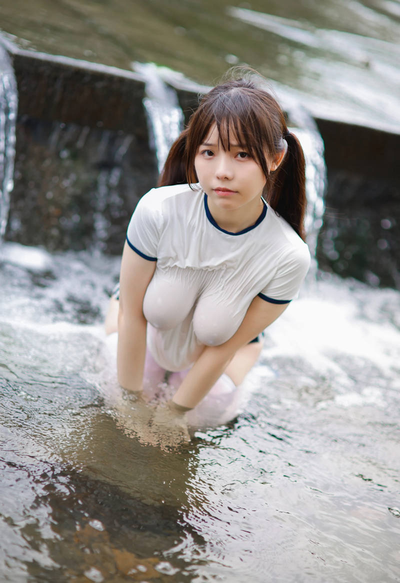 巨乳コスプレ エロ画像 【11】