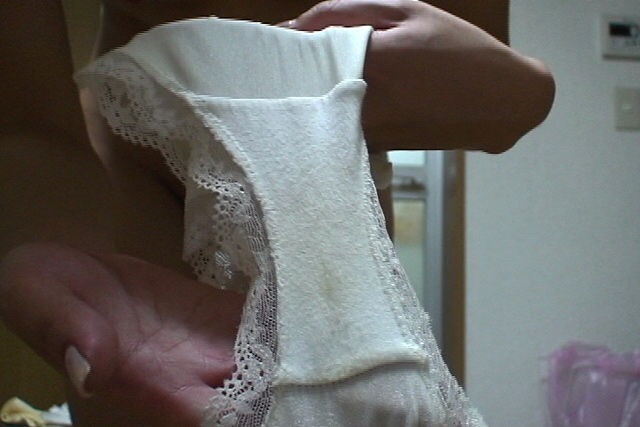脱ぎたて パンツ 自撮り エロ画像 【5】