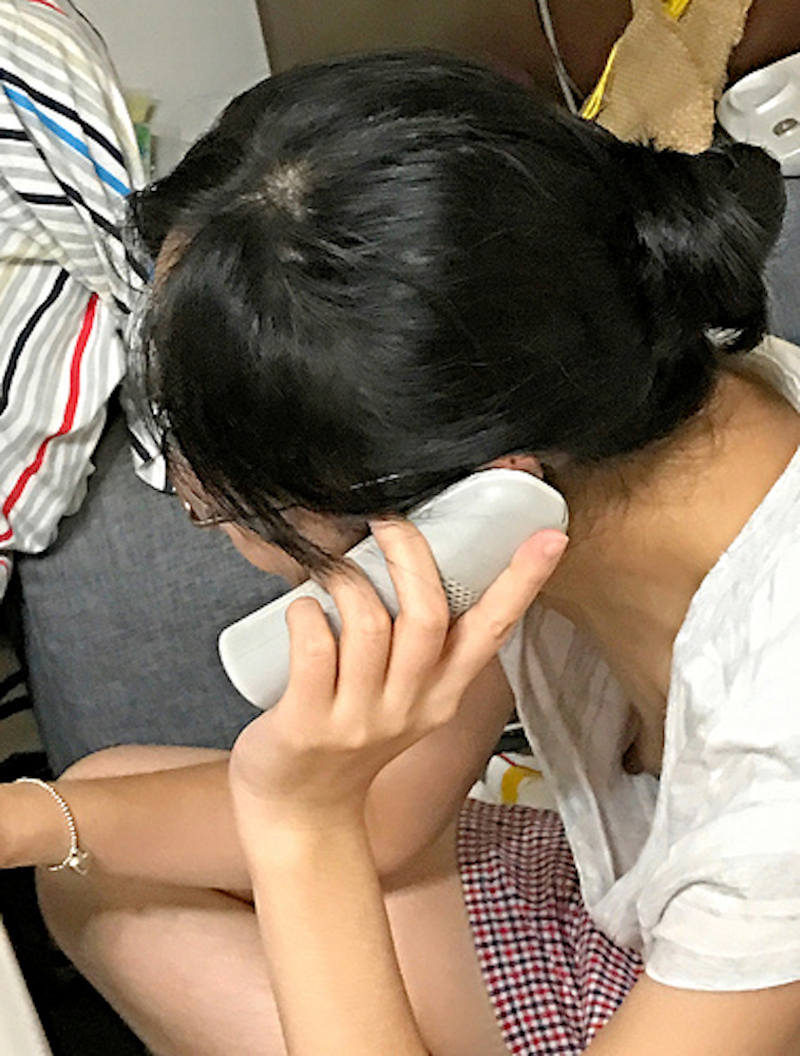 ノーブラ 胸チラ エロ画像 【59】