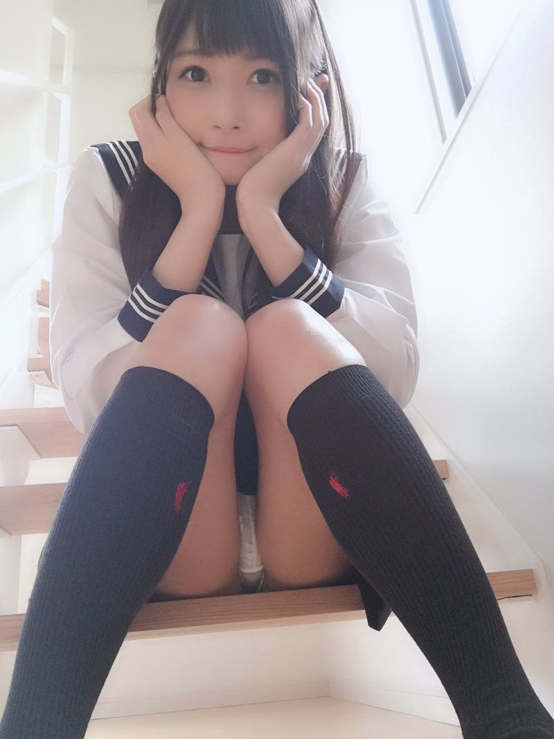 妹 無防備 パンチラ エロ画像 【7】