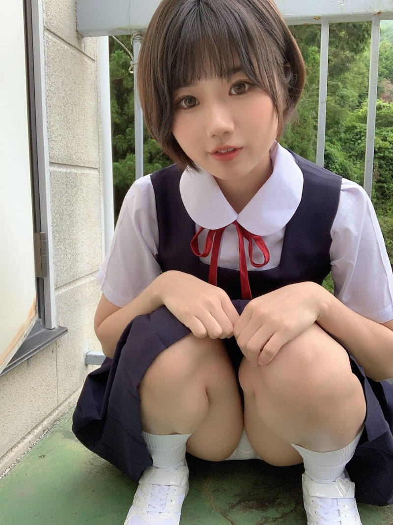 妹 無防備 パンチラ エロ画像 【11】