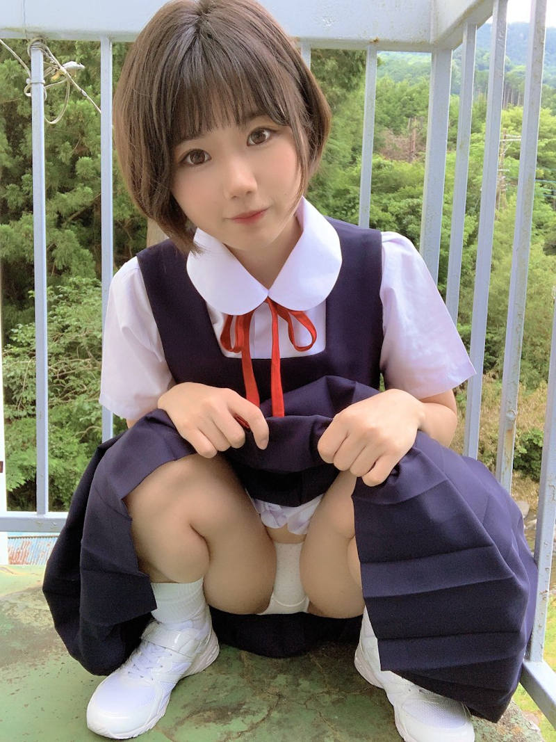妹 無防備 パンチラ エロ画像 【12】