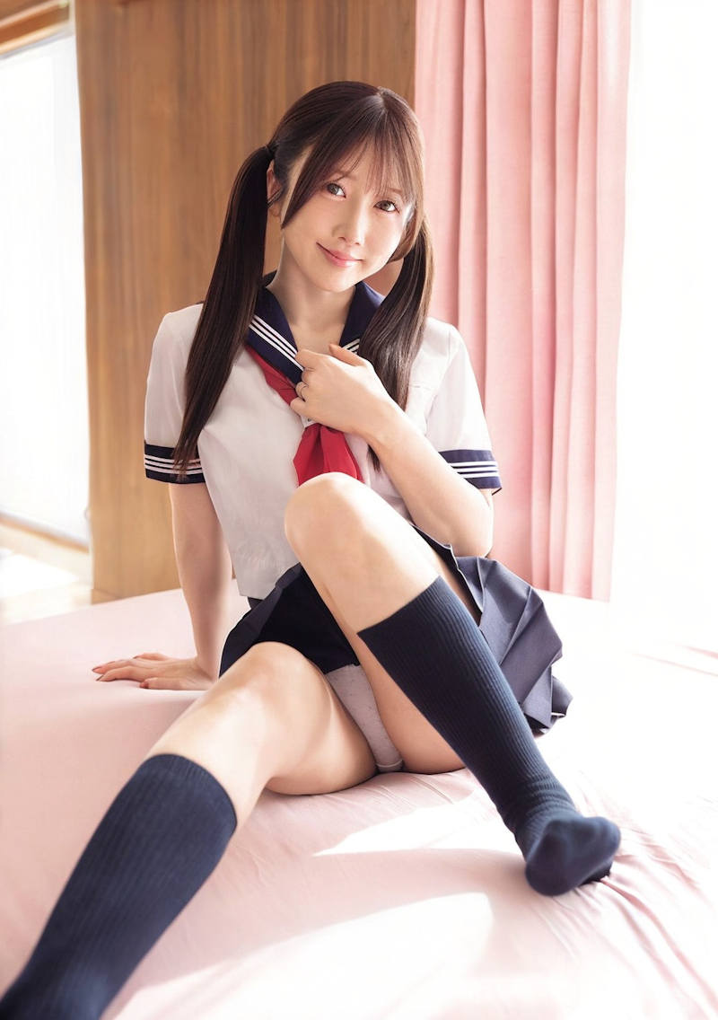 ミニスカ 制服 パンチラ エロ画像 【7】