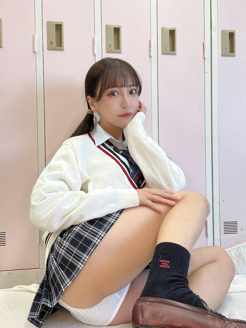 ミニスカ 制服 パンチラ エロ画像 【11】