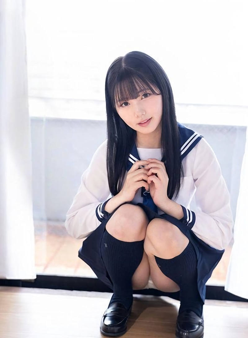 ミニスカ 制服 パンチラ エロ画像 【16】